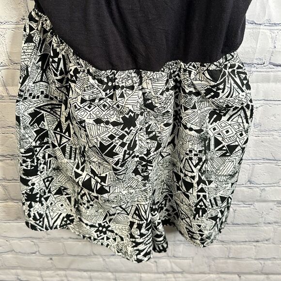 🌺 LA Hearts Backless Romper - Size XS 🌺 - Picture 2 of 5